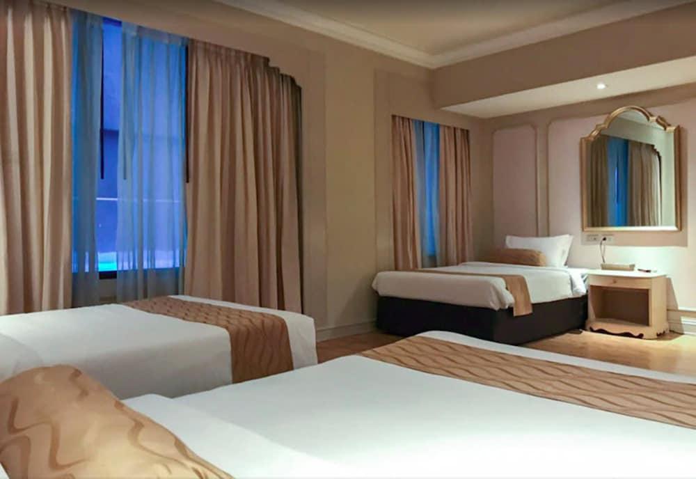 The Emerald Hotel Банкок Екстериор снимка