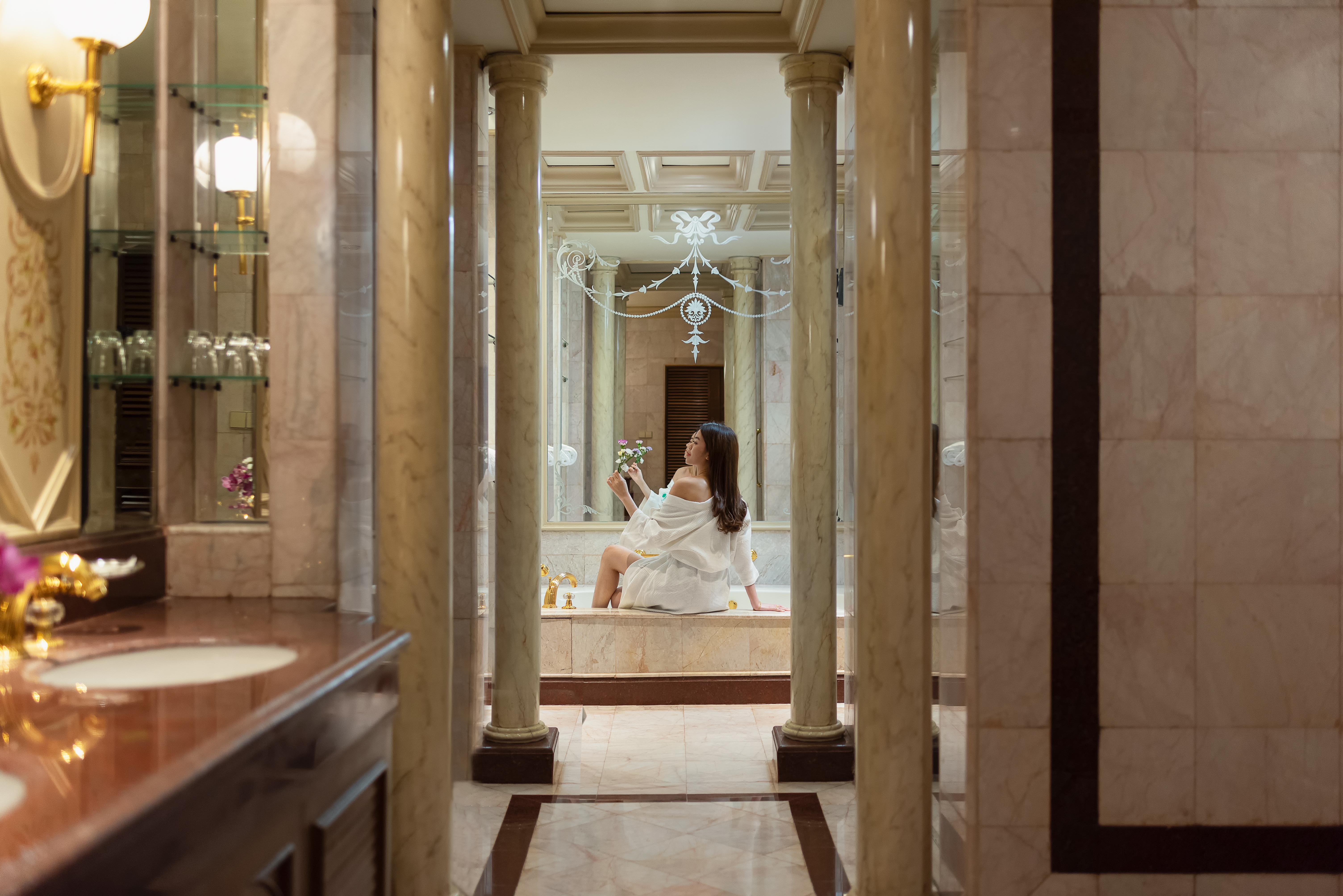 The Emerald Hotel Банкок Екстериор снимка